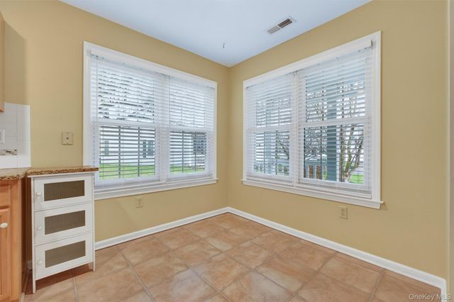 27 Tall Tree Lane, Poughkeepsie, NY 12601