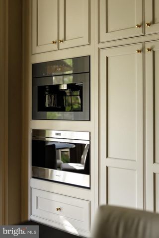 2825 MCGILL TER NW, Washington, DC 20008