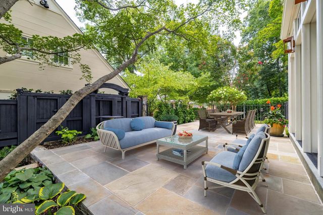 2825 MCGILL TER NW, Washington, DC 20008