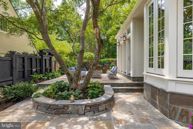 2825 MCGILL TER NW, Washington, DC 20008