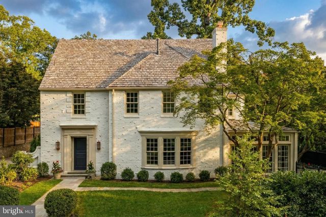 2825 MCGILL TER NW, Washington, DC 20008