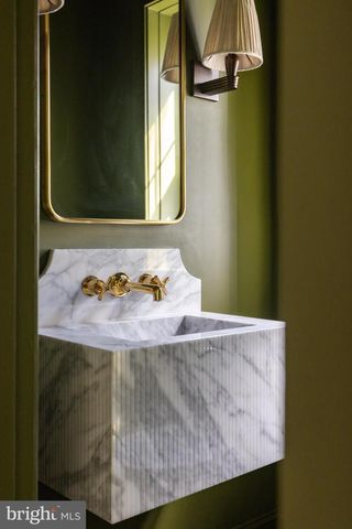 2825 MCGILL TER NW, Washington, DC 20008