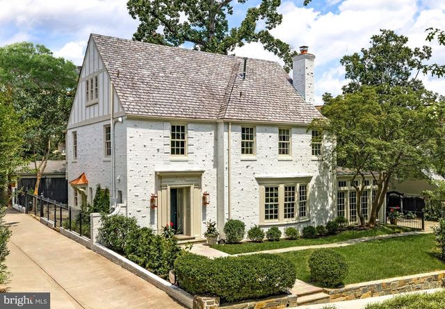 2825 MCGILL TER NW, Washington, DC 20008