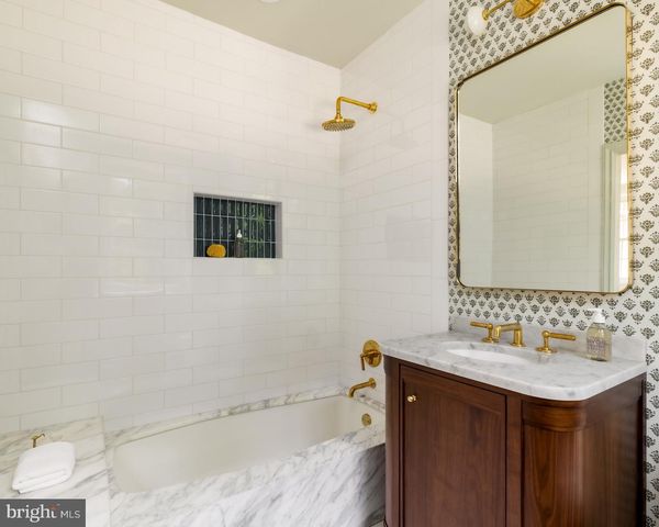 2825 MCGILL TER NW, Washington, DC 20008