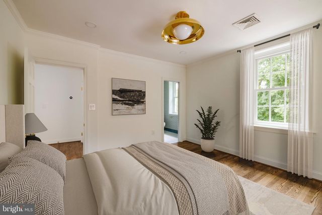 2825 MCGILL TER NW, Washington, DC 20008