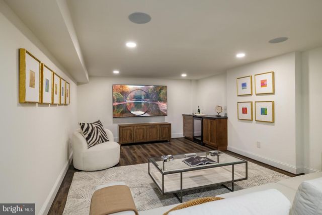 2825 MCGILL TER NW, Washington, DC 20008