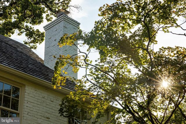 2825 MCGILL TER NW, Washington, DC 20008