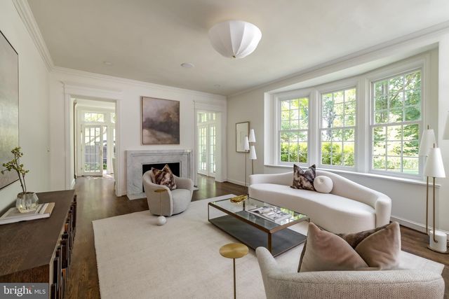 2825 MCGILL TER NW, Washington, DC 20008