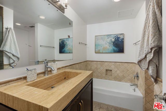 2170 Century Parkway 2003, Los Angeles, CA 90067