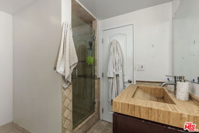 2170 Century Parkway 2003, Los Angeles, CA 90067