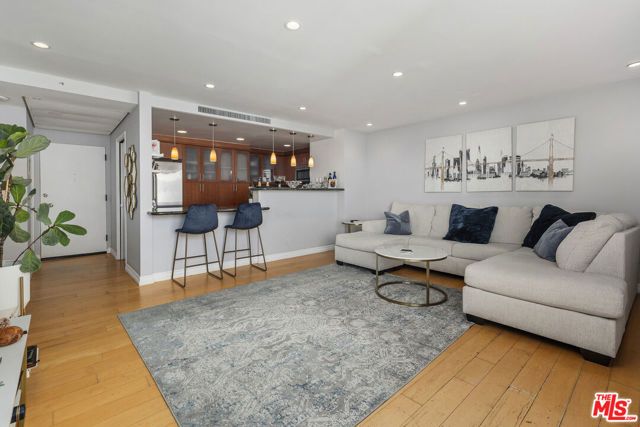 2170 Century Parkway 2003, Los Angeles, CA 90067