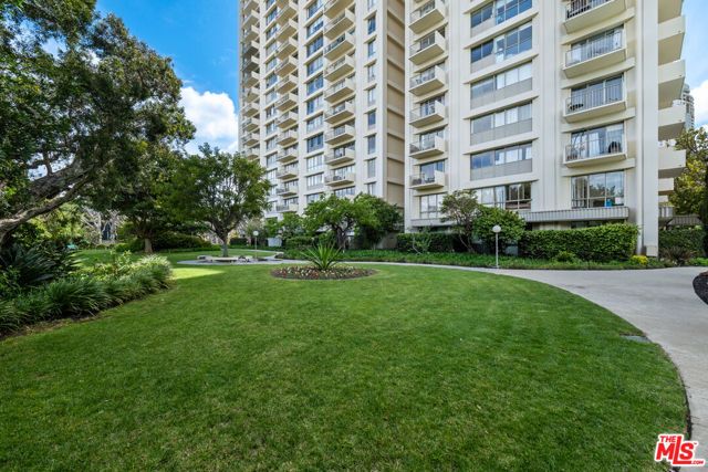 2170 Century Parkway 2003, Los Angeles, CA 90067