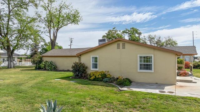 607 E Keyes Rd, Ceres, CA 95307