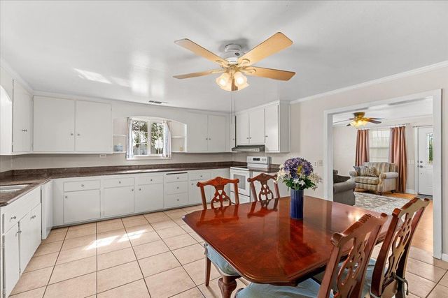 607 E Keyes Rd, Ceres, CA 95307