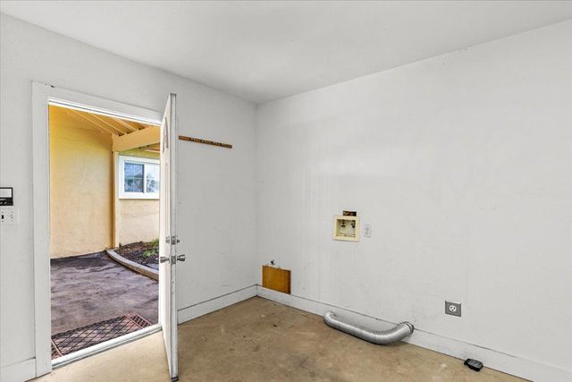 607 E Keyes Rd, Ceres, CA 95307