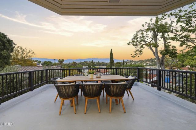 2001 Kenilworth Avenue Avenue, Los Angeles, CA 90039