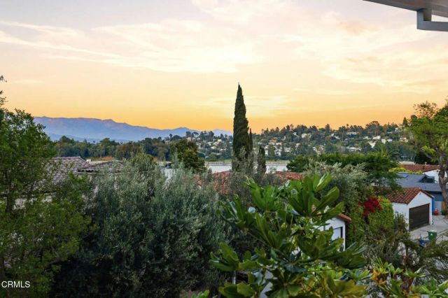 2001 Kenilworth Avenue Avenue, Los Angeles, CA 90039