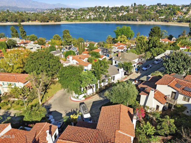 2001 Kenilworth Avenue Avenue, Los Angeles, CA 90039