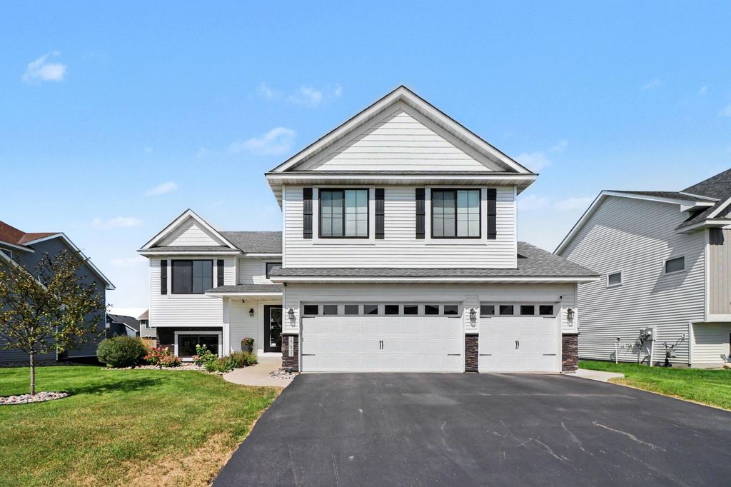 17833 Essex Lane, Lakeville, MN 55044 — exterior