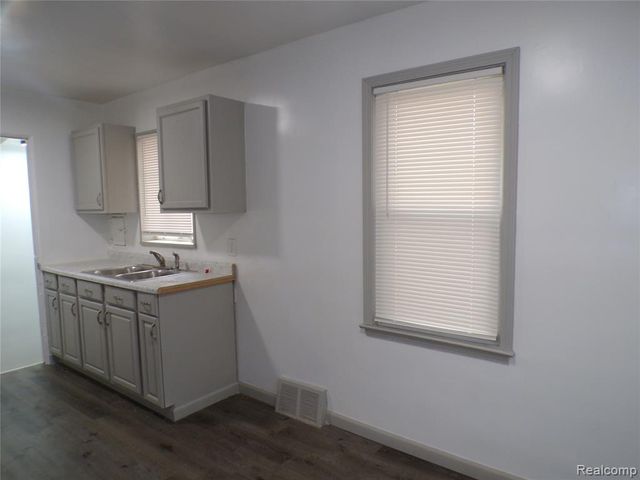 19467 Greydale Avenue, Detroit, MI 48219