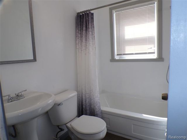 19467 Greydale Avenue, Detroit, MI 48219