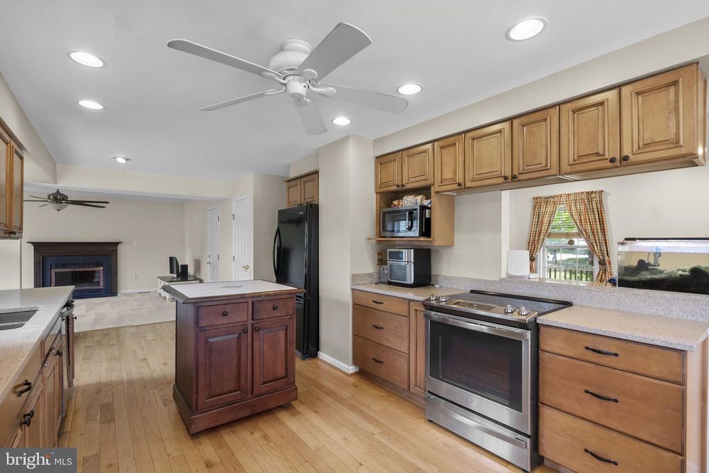 Image 11 of property listing at 11645 SUN CIRCLE WAY, Columbia, MD 21044