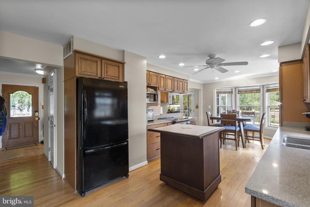 Image 14 of property listing at 11645 SUN CIRCLE WAY, Columbia, MD 21044