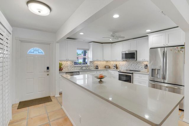 772 NANTUCKET Circle B, Lake Worth, FL 33467
