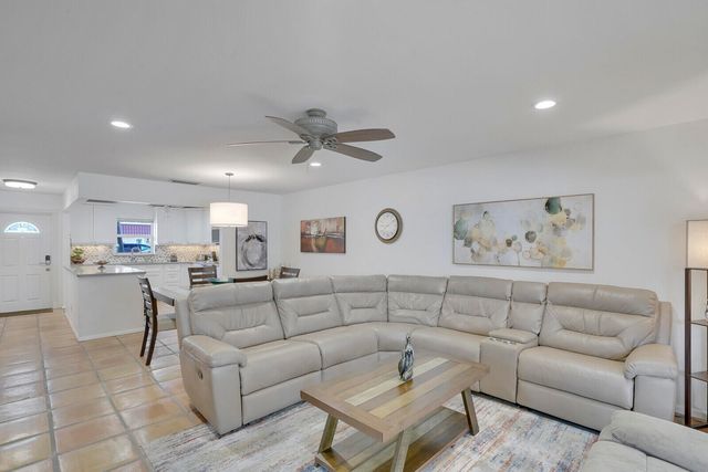 772 NANTUCKET Circle B, Lake Worth, FL 33467