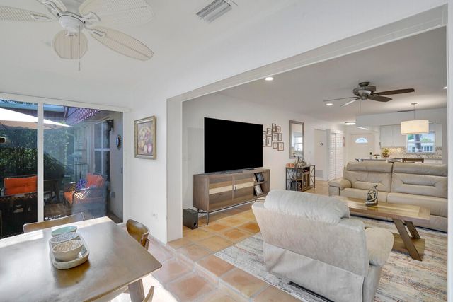 772 NANTUCKET Circle B, Lake Worth, FL 33467