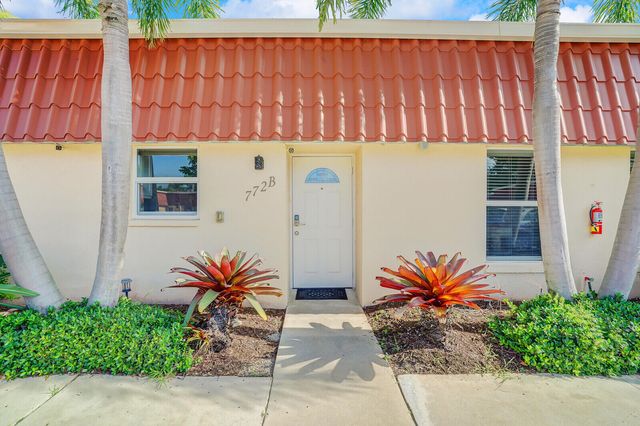 772 NANTUCKET Circle B, Lake Worth, FL 33467