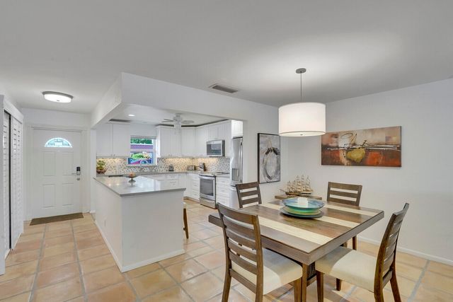 772 NANTUCKET Circle B, Lake Worth, FL 33467