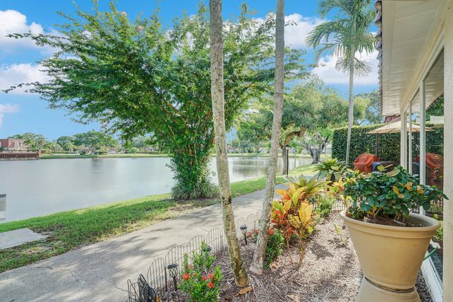 772 NANTUCKET Circle B, Lake Worth, FL 33467