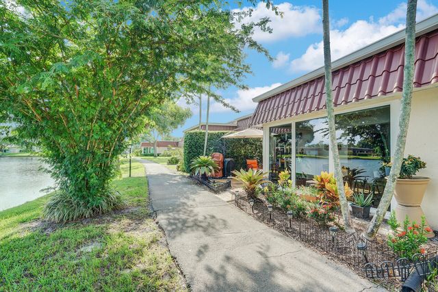 772 NANTUCKET Circle B, Lake Worth, FL 33467