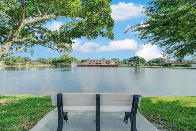 772 NANTUCKET Circle B, Lake Worth, FL 33467