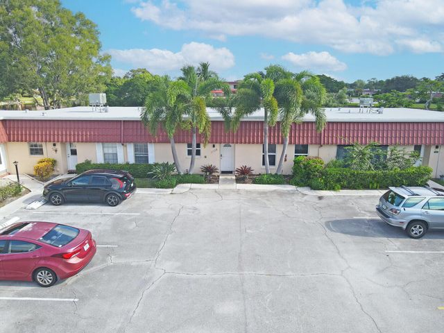 772 NANTUCKET Circle B, Lake Worth, FL 33467
