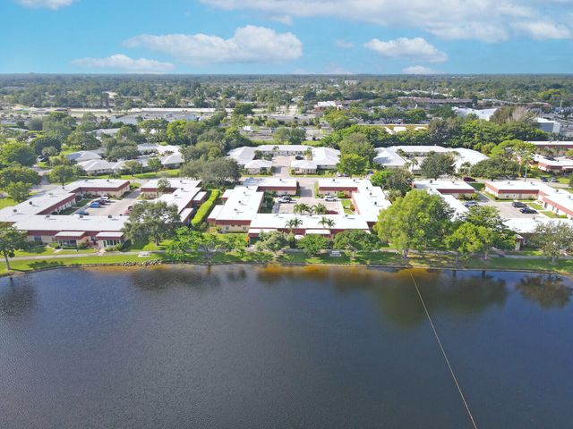 772 NANTUCKET Circle B, Lake Worth, FL 33467