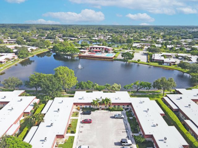 772 NANTUCKET Circle B, Lake Worth, FL 33467