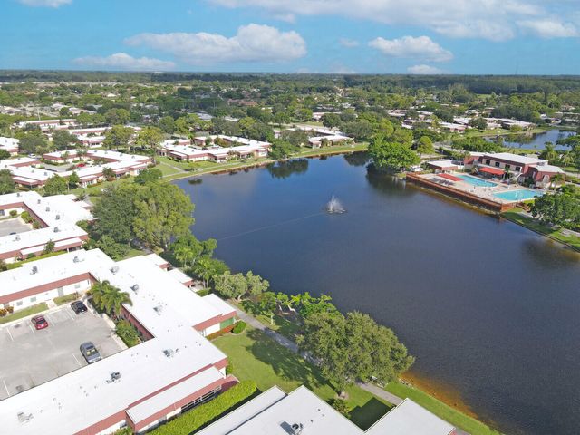 772 NANTUCKET Circle B, Lake Worth, FL 33467