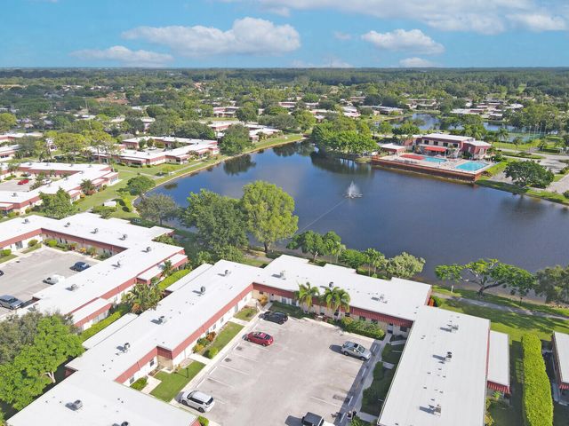 772 NANTUCKET Circle B, Lake Worth, FL 33467