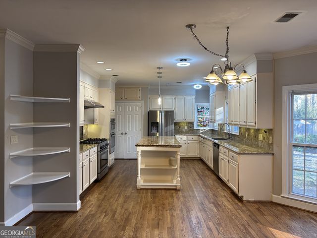 105 Lazy Laurel Chase, Roswell, GA 30076