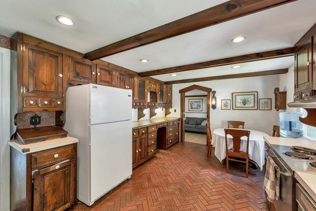 394 Pearl St, Reading, MA 01867