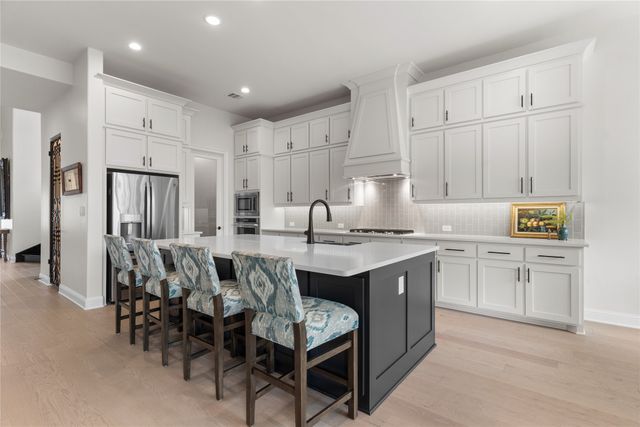 400 Fema Valle Drive, Mckinney, TX 75071