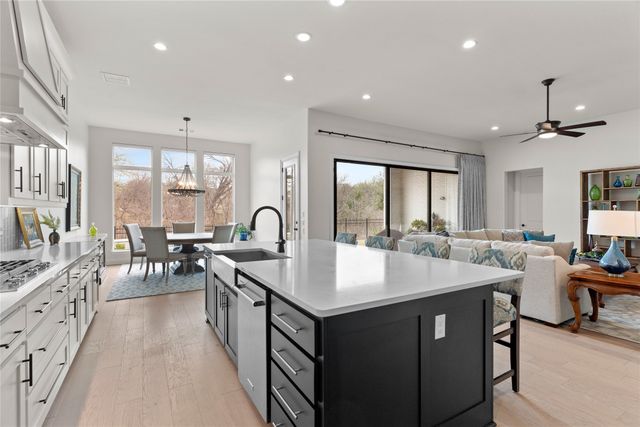 400 Fema Valle Drive, Mckinney, TX 75071