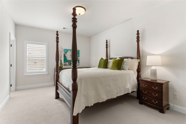 400 Fema Valle Drive, Mckinney, TX 75071