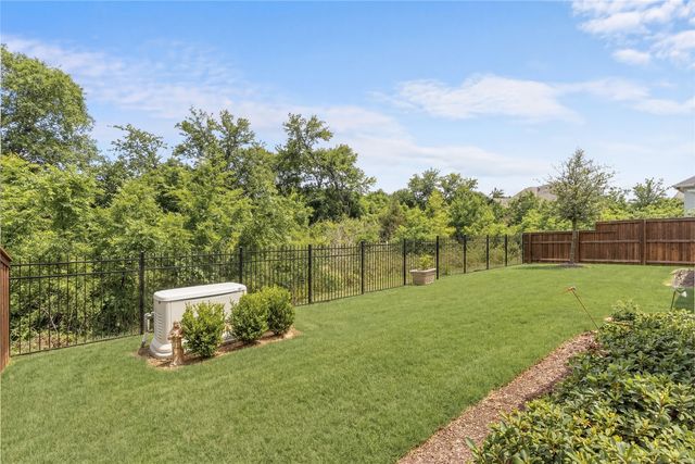 400 Fema Valle Drive, Mckinney, TX 75071