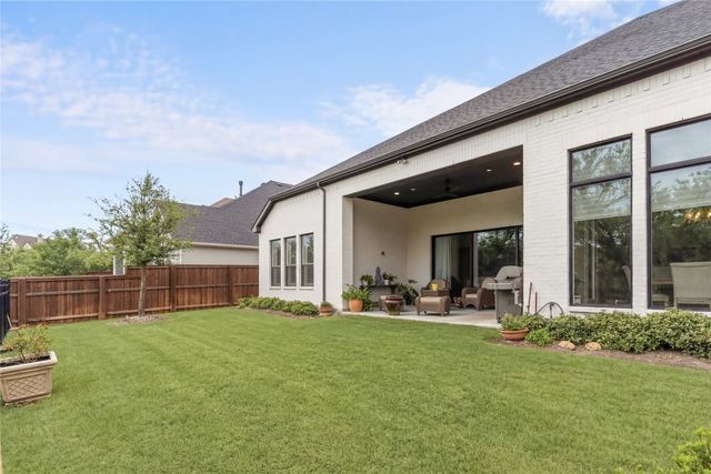 400 Fema Valle Drive, Mckinney, TX 75071
