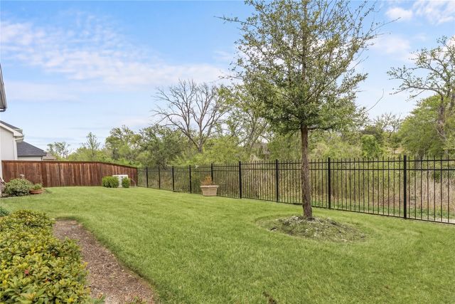 400 Fema Valle Drive, Mckinney, TX 75071