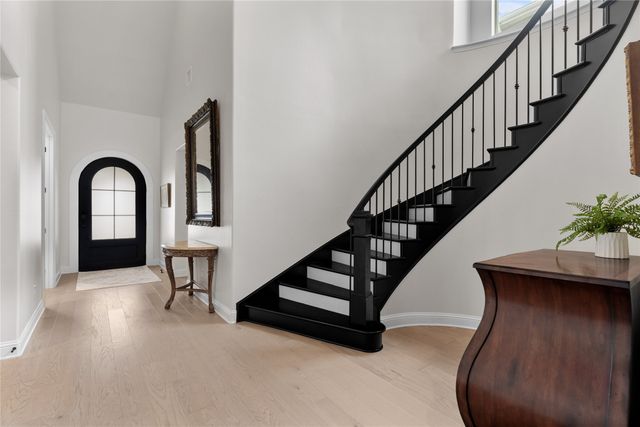 400 Fema Valle Drive, Mckinney, TX 75071