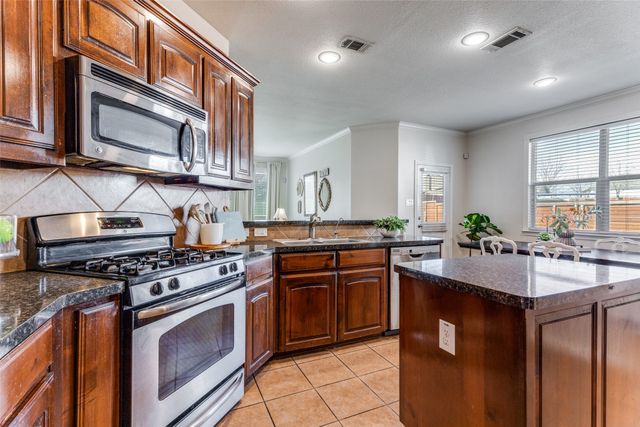 6741 Friendsway Drive, Fort Worth, TX 76137